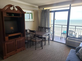 Oceanfront Double Queen 1 BR Suite Caravelle 1137